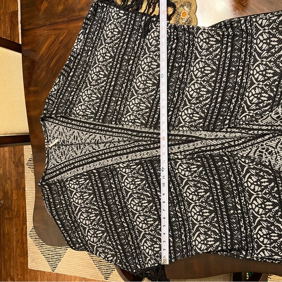 Free People Patterned Kimono Cardigan. Great pattern, cute and versatile. Sz L - Picture 11 of 11